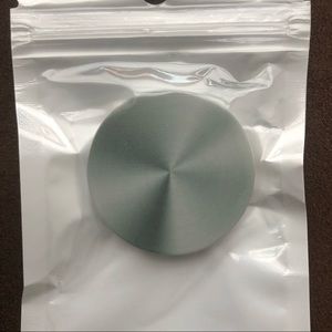 Silver popsocket (NWOT)